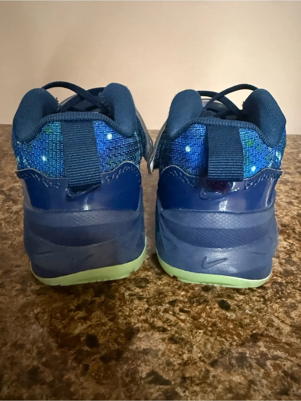 Nike hustle 12